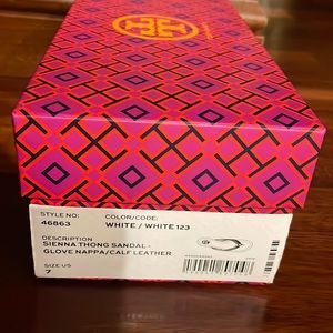 Tory Burch white thong sandal, size 7 like new